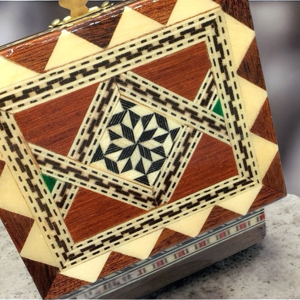 🌺Vintage Inlaid Wood/Marquetry Box from Spain - Picture 5 of 12